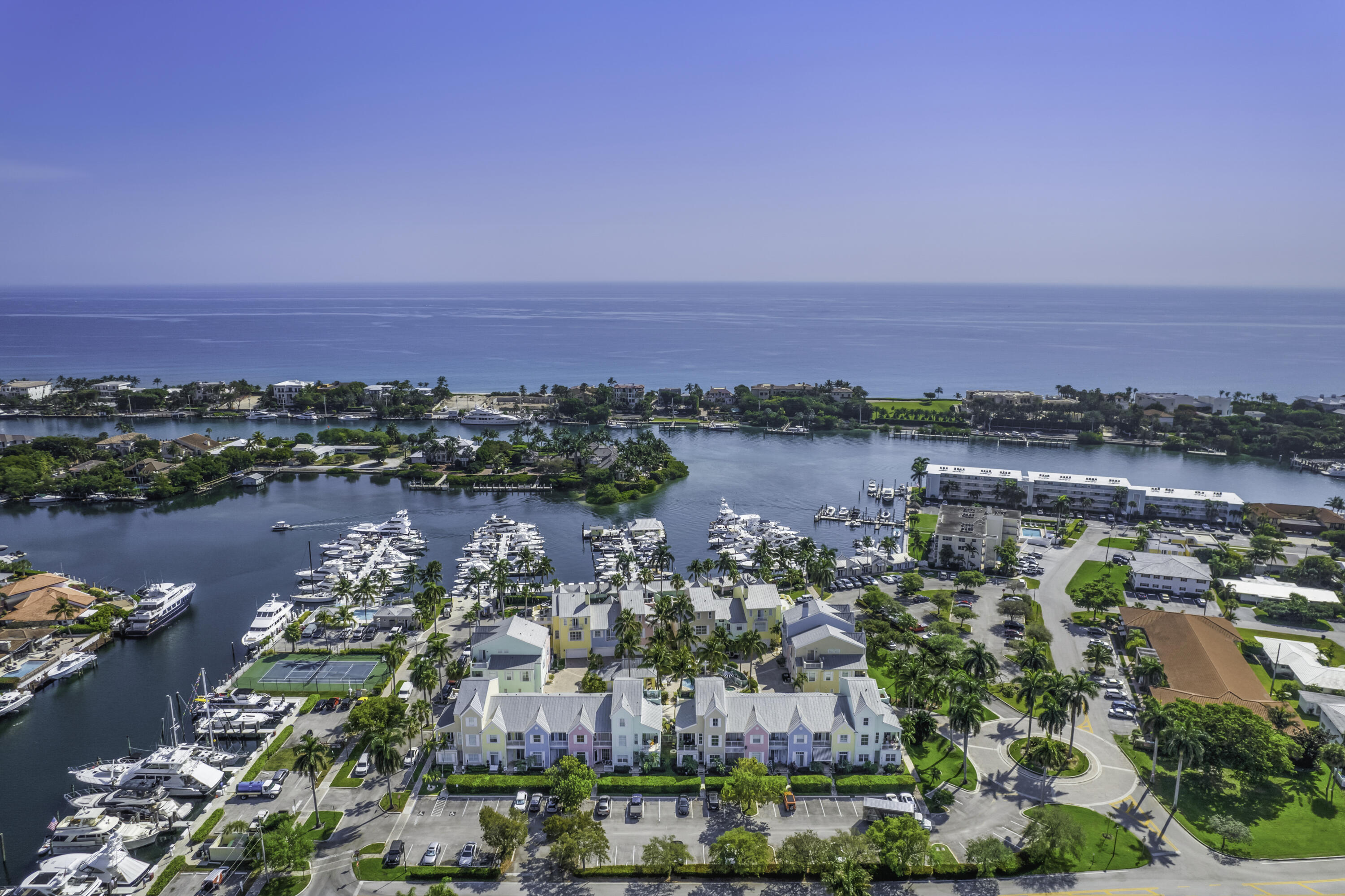 2875 Marina Circle Lighthouse Point, FL 33064 - Photo 43 of 47 Aerial view looking East
