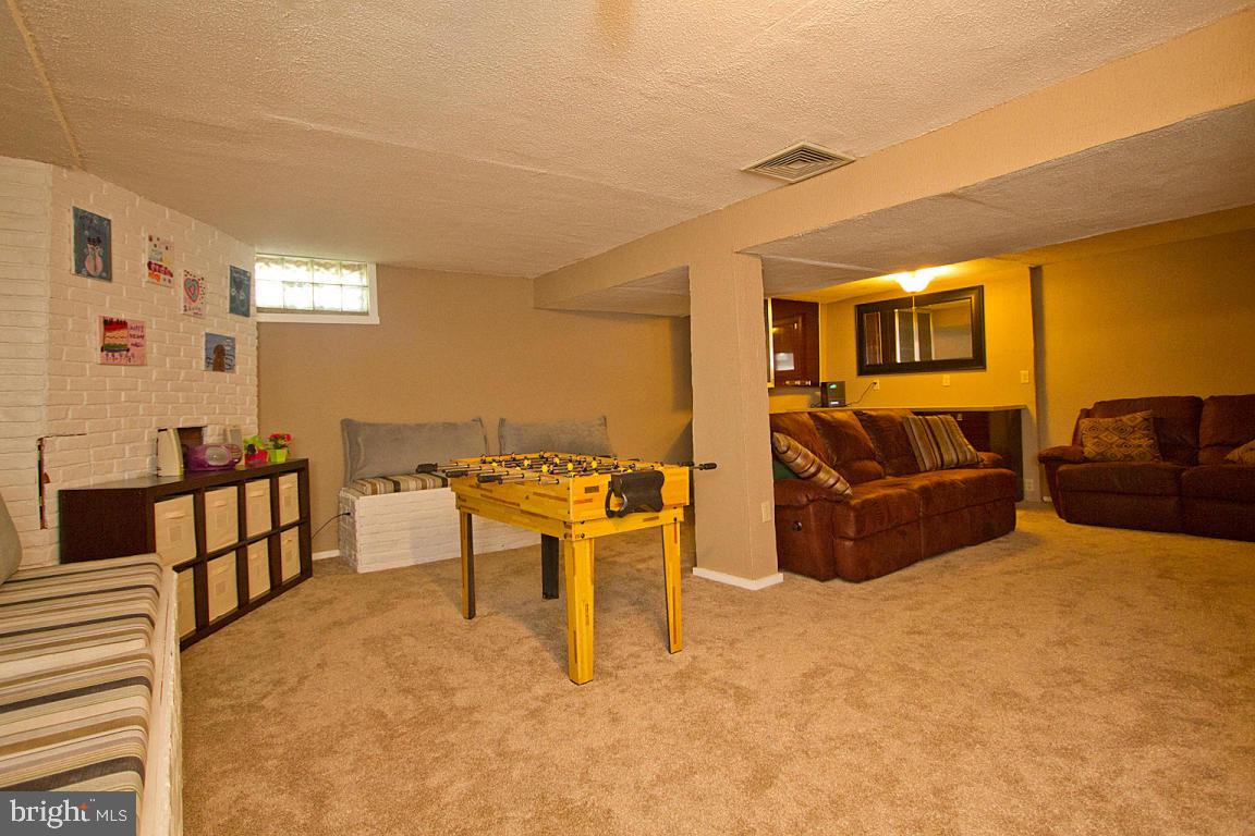 419 Longmeadow Road Lancaster, PA 17601 - Photo 35 of 43