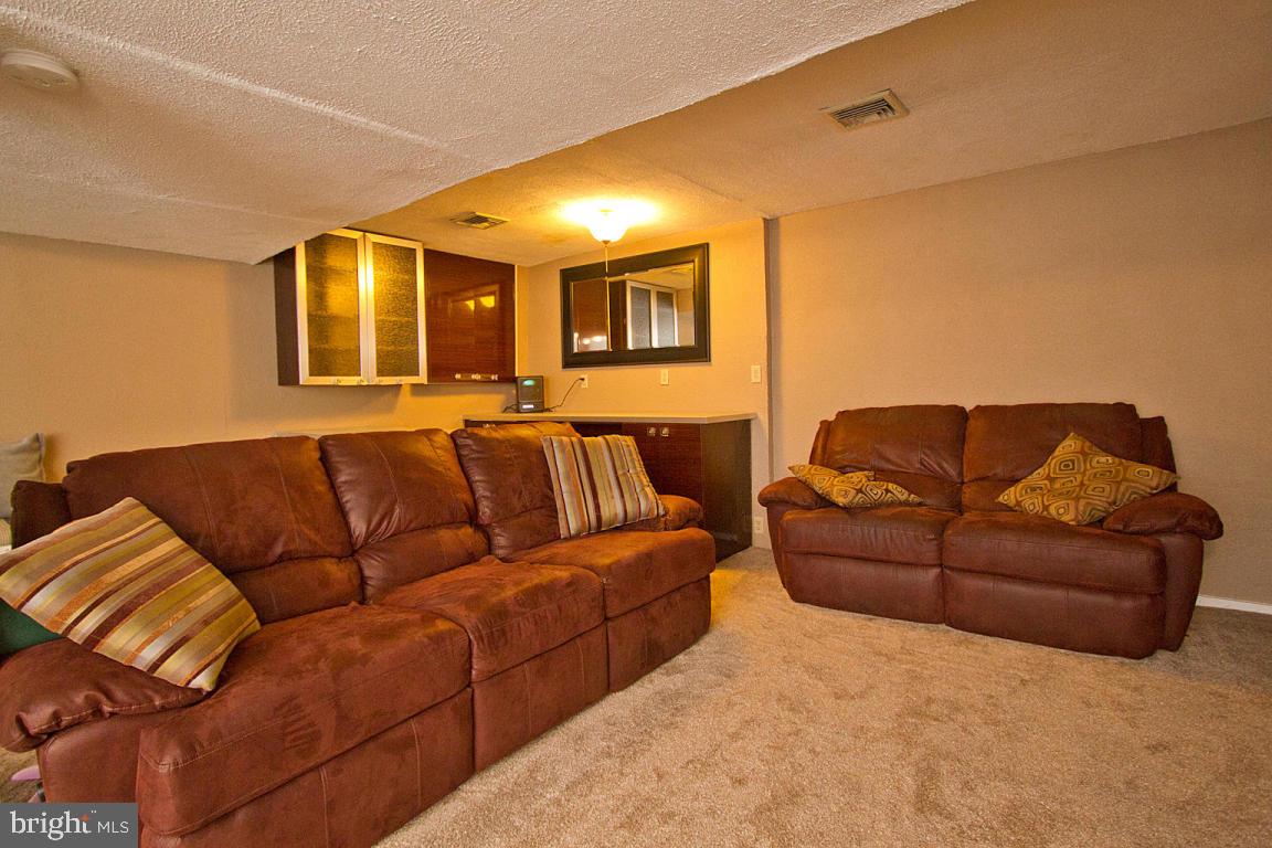 419 Longmeadow Road Lancaster, PA 17601 - Photo 38 of 43