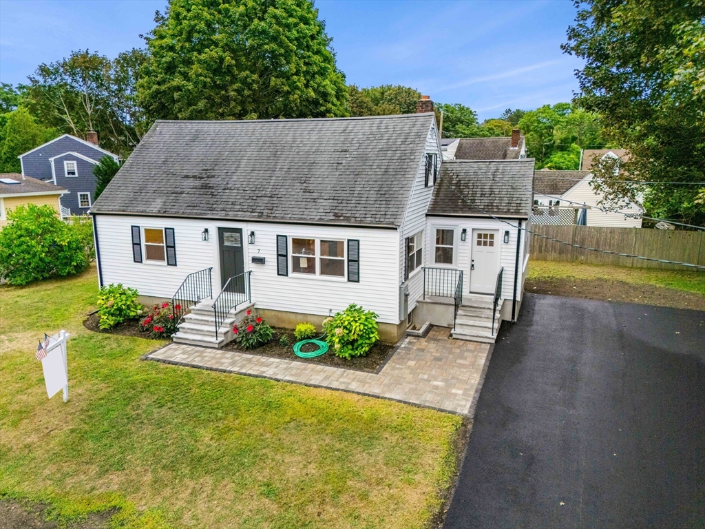 7 Morgan Road Beverly, MA 01915 - Photo 3 of 42 Gallery Image 3