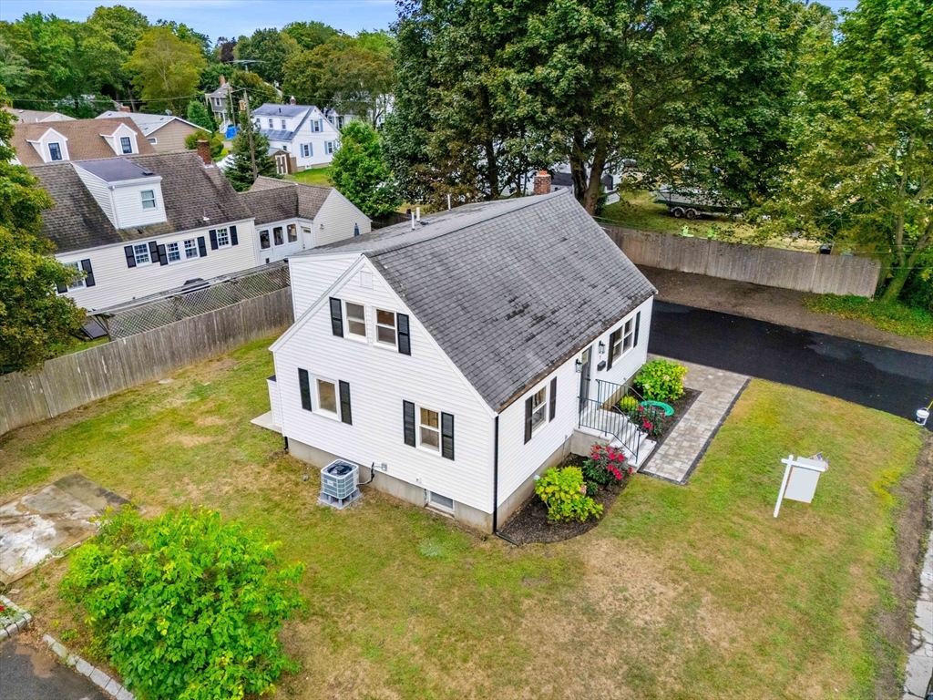 7 Morgan Road Beverly, MA 01915 - Photo 6 of 42 Gallery Image 6