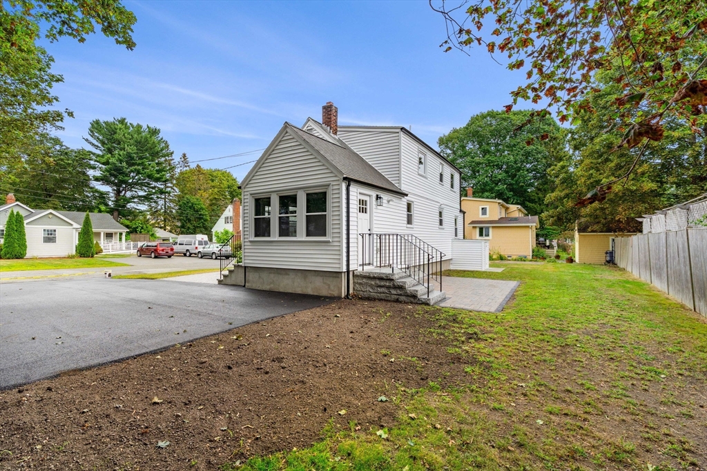 7 Morgan Road Beverly, MA 01915 - Photo 9 of 42 Gallery Image 9