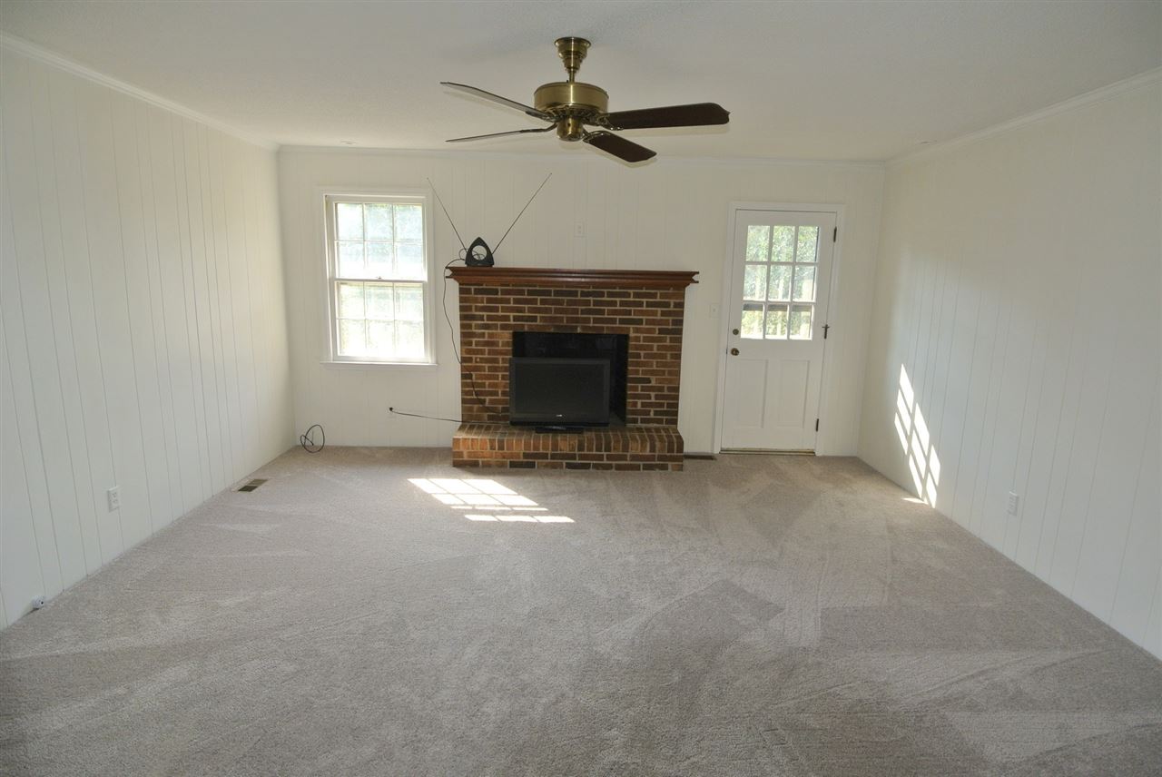 4232 Chaffee Road Spartanburg, SC 29301 - Photo 5 of 22