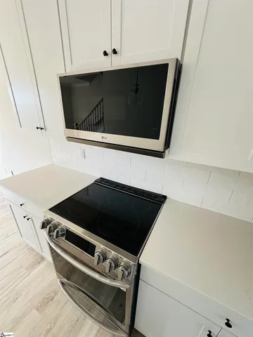 $399,900 | 9 Hawthorne Lane, Unit 102, Greenville, SC 29605