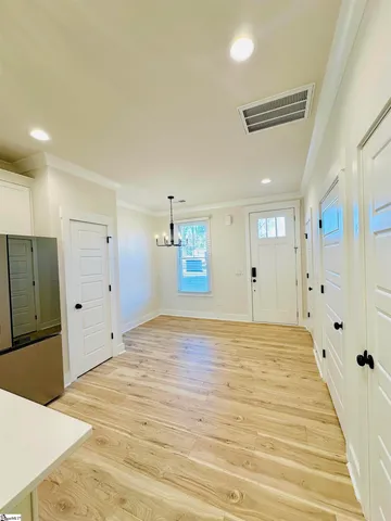 $399,900 | 9 Hawthorne Lane, Unit 102, Greenville, SC 29605