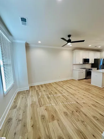 $399,900 | 9 Hawthorne Lane, Unit 102, Greenville, SC 29605