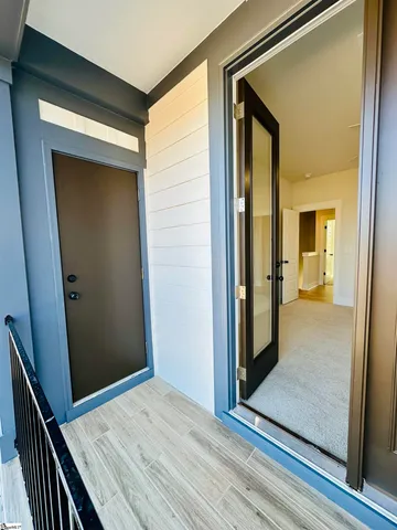 $399,900 | 9 Hawthorne Lane, Unit 102, Greenville, SC 29605