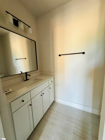 $399,900 | 9 Hawthorne Lane, Unit 102, Greenville, SC 29605