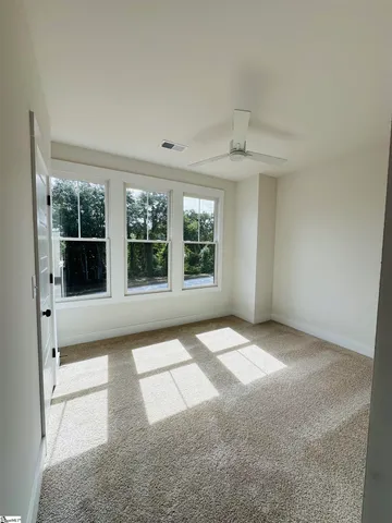 $399,900 | 9 Hawthorne Lane, Unit 102, Greenville, SC 29605