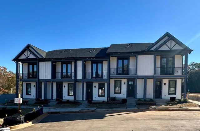 $399,900 | 9 Hawthorne Lane, Unit 102, Greenville, SC 29605