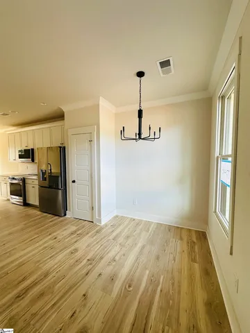 $399,900 | 9 Hawthorne Lane, Unit 102, Greenville, SC 29605