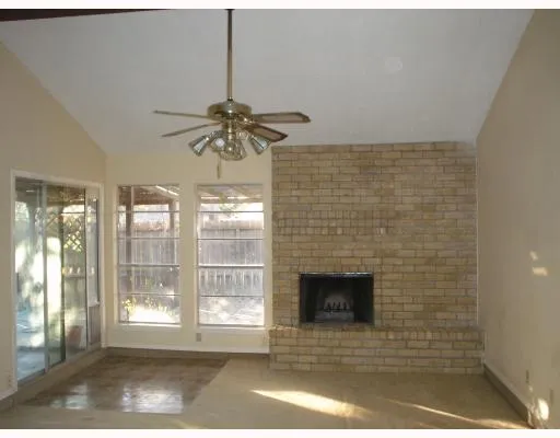 a view of empty room with window