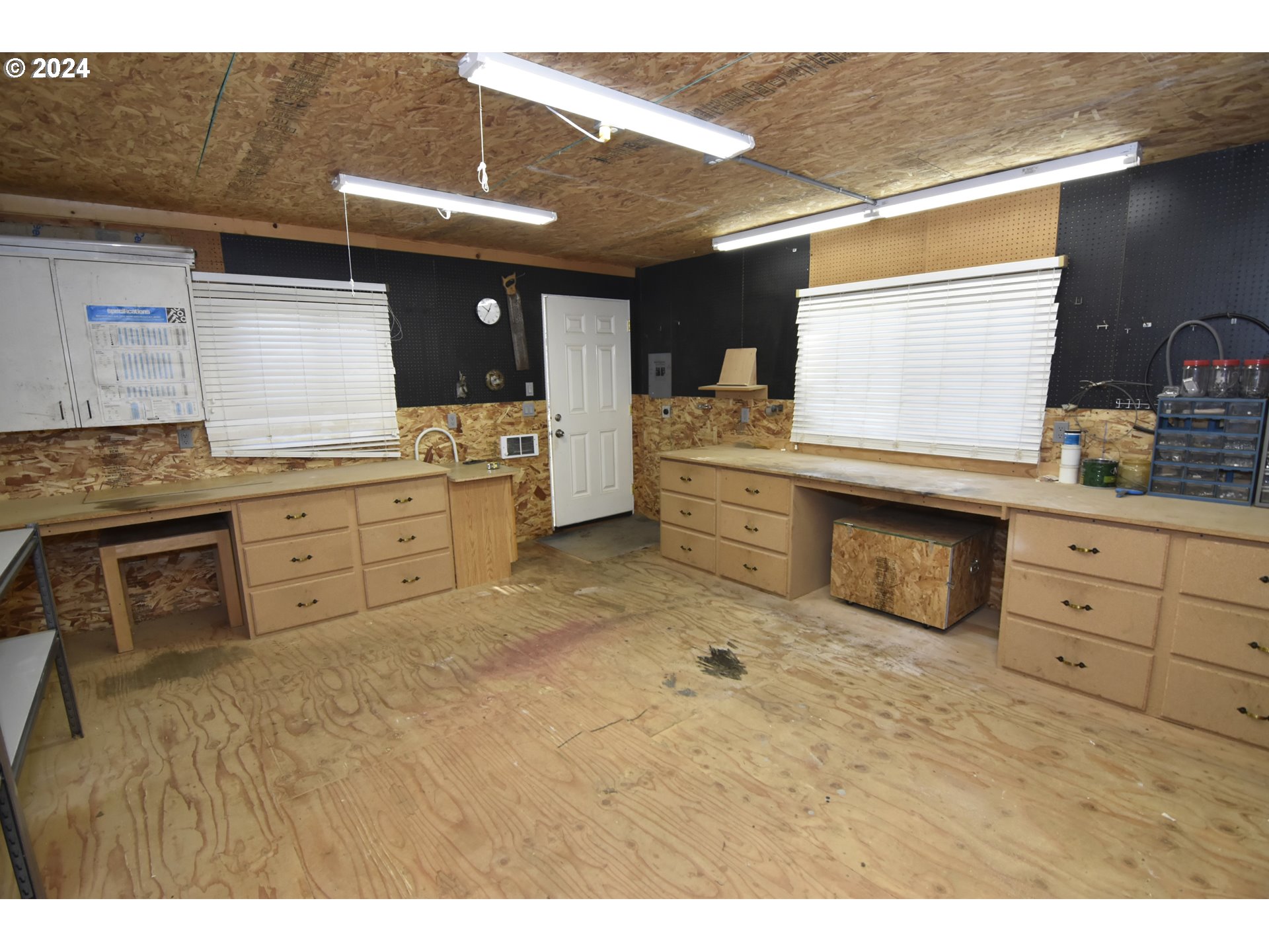 25573 Perkins Road Veneta, OR 97487 - Photo 31 of 43 Shop