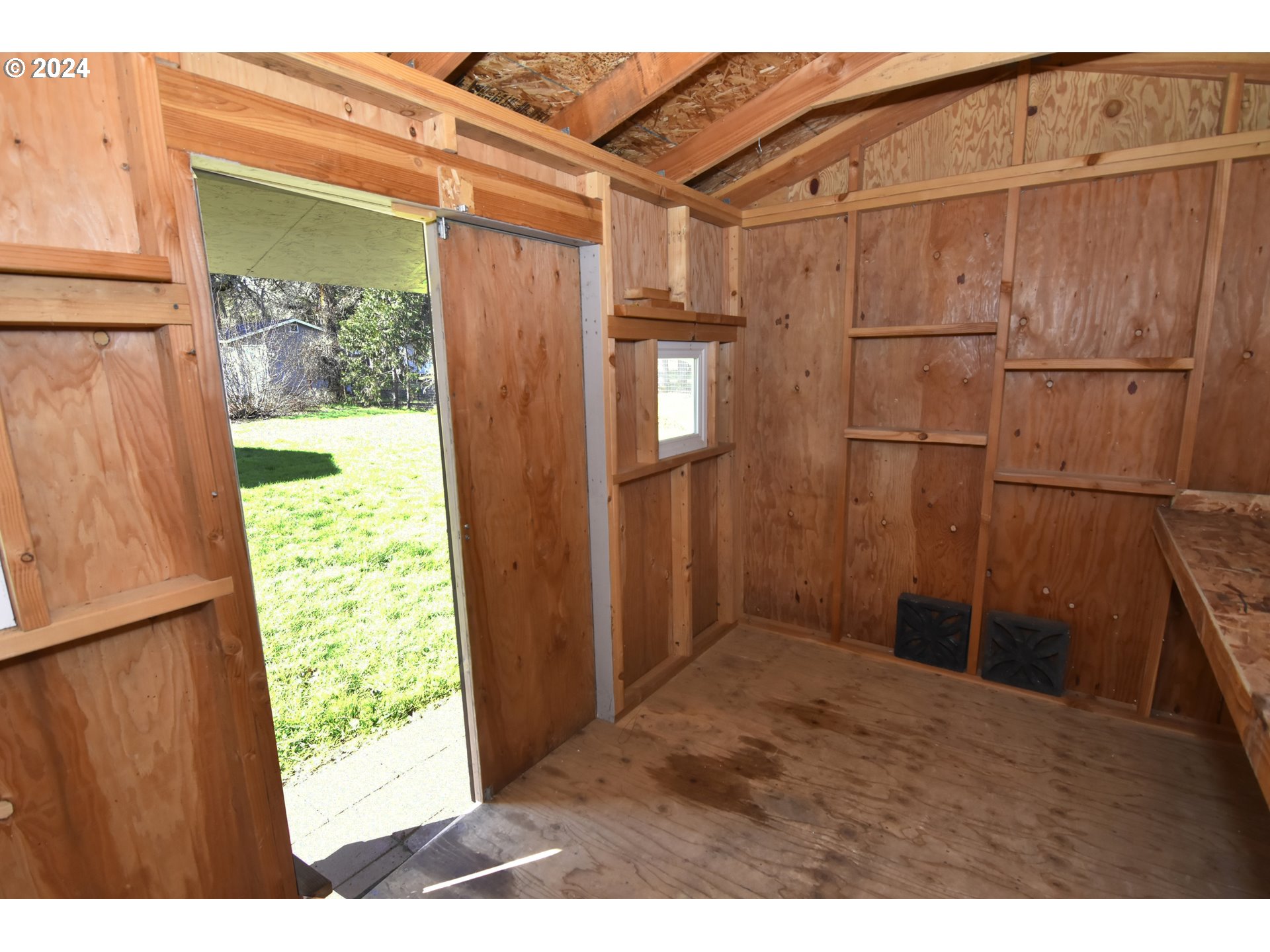 25573 Perkins Road Veneta, OR 97487 - Photo 35 of 43 Shed