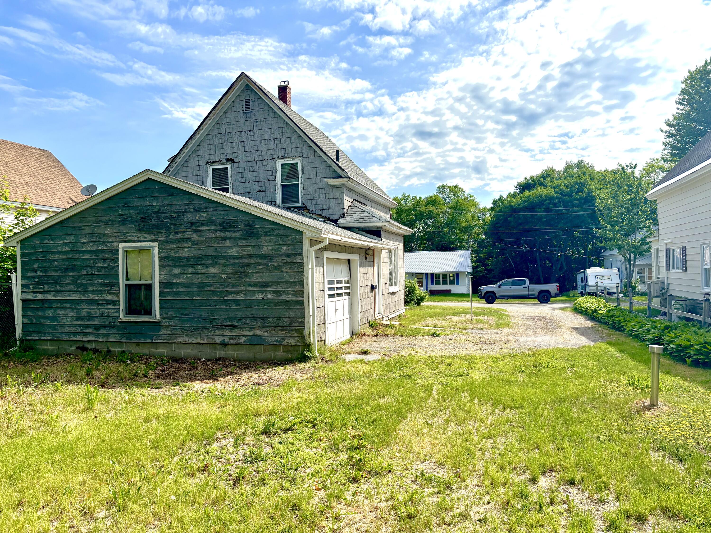 34 Lincoln Street Millinocket, ME 04462 - Photo 3 of 32 IMG_6414