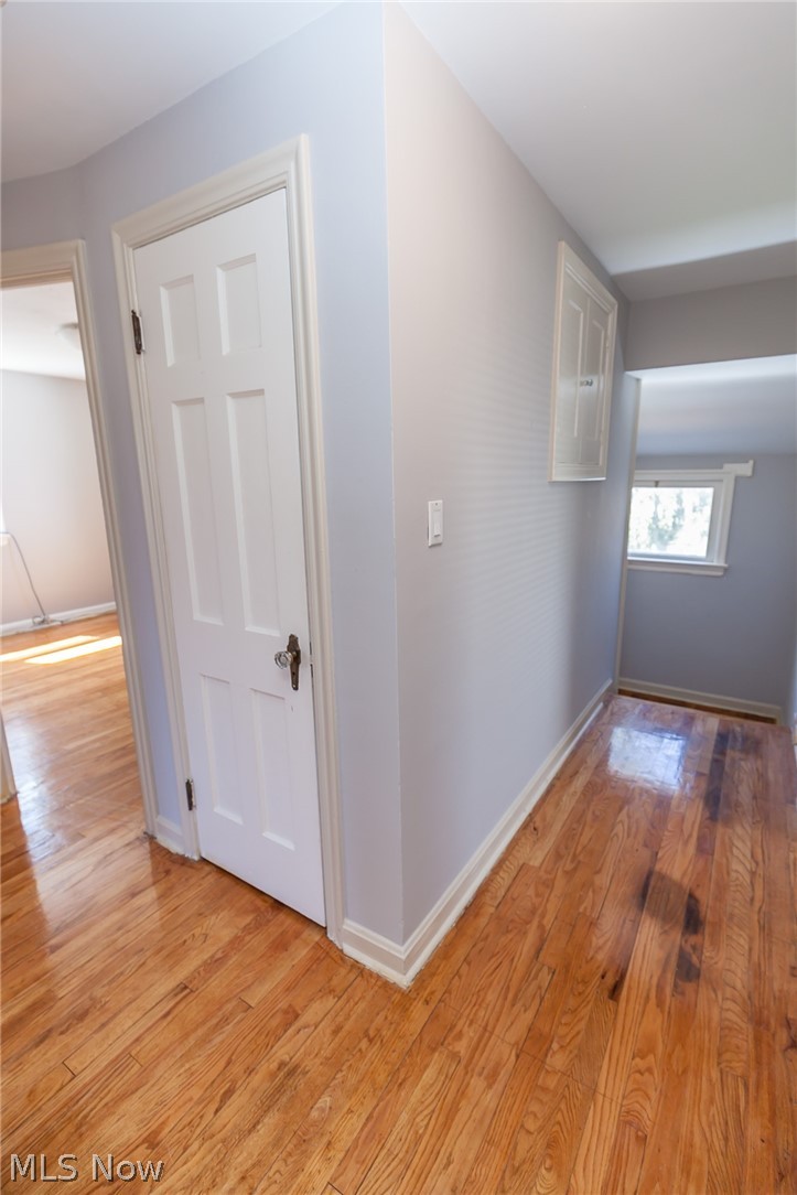 2212 Barrington Road Cleveland, OH 44118 - Photo 25 of 35