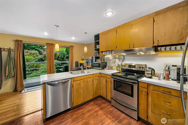 $2,750,000 | 4221 West Armour Street, Seattle, WA 98199