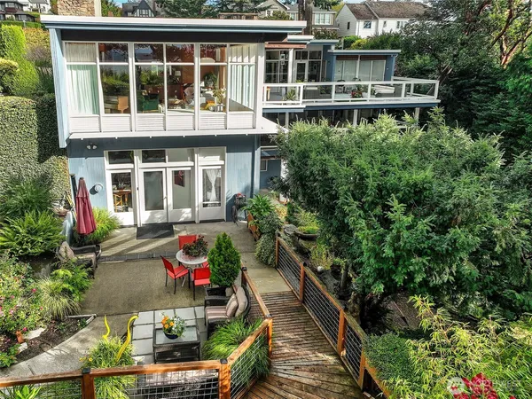$2,750,000 | 4221 West Armour Street, Seattle, WA 98199
