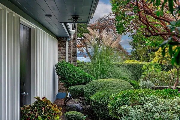 $2,750,000 | 4221 West Armour Street, Seattle, WA 98199