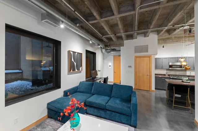 $1,895 | 601 South Marquette Avenue, Unit 405, Minneapolis, MN 55402