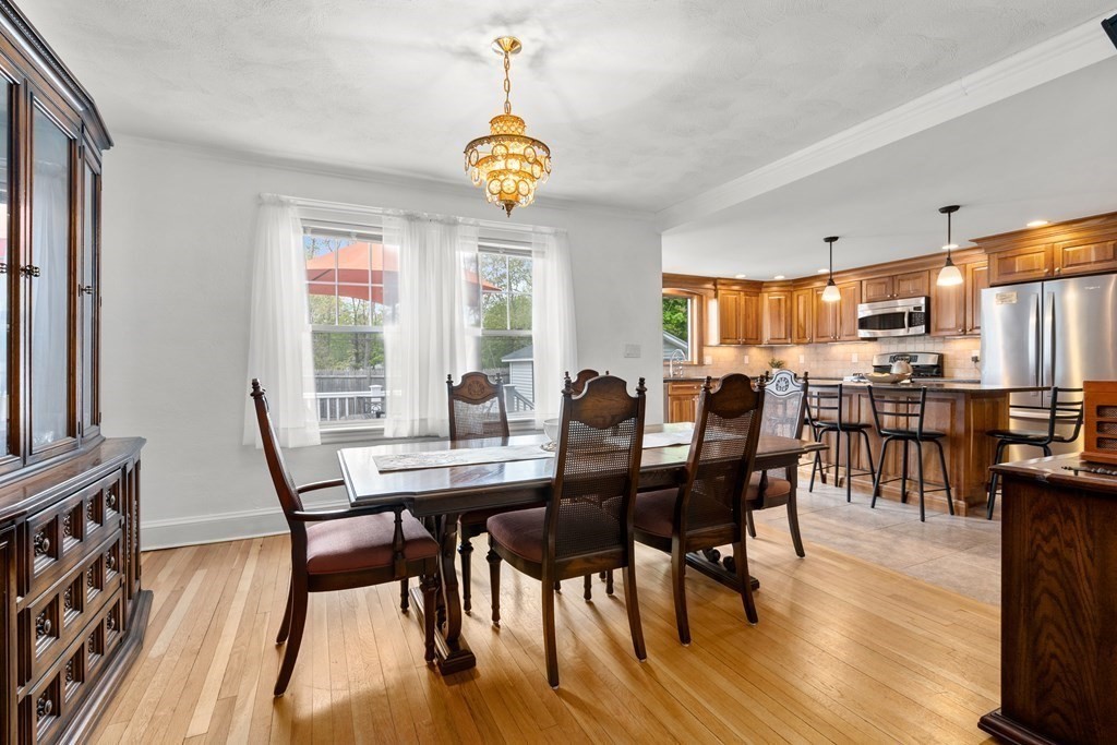 144 Derby Road Melrose, MA 02176 - Photo 4 of 19 Gallery Image 4