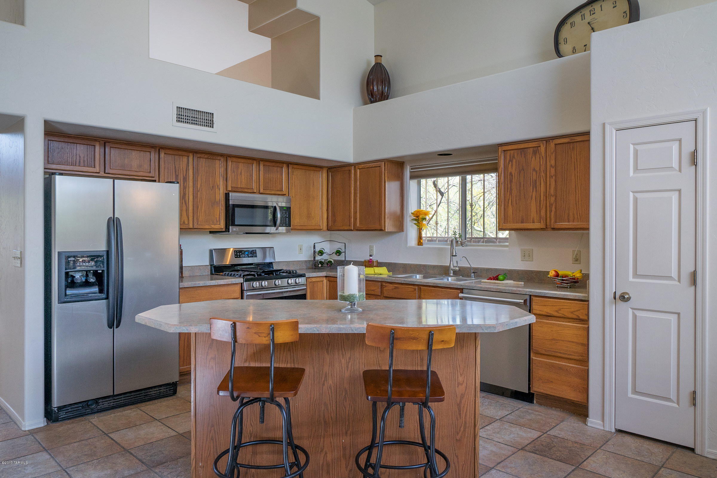 8105 East Slate Ridge Drive Tucson, AZ 85715 - Photo 4 of 26