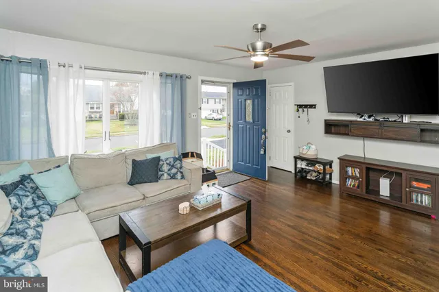 $395,000 | 216 Wellington Drive, Warminster, PA 18974