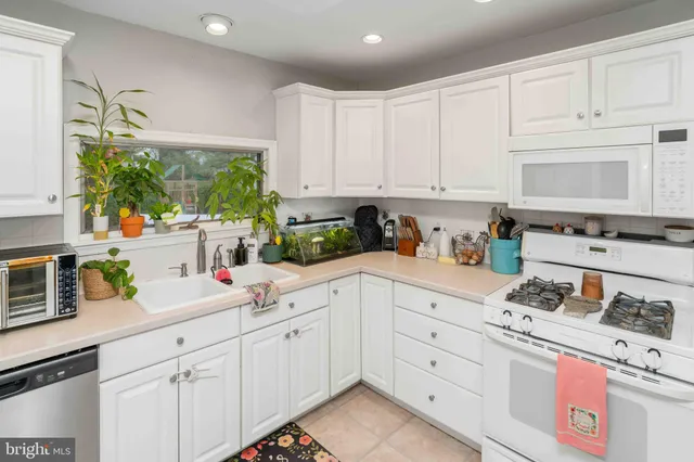 $395,000 | 216 Wellington Drive, Warminster, PA 18974