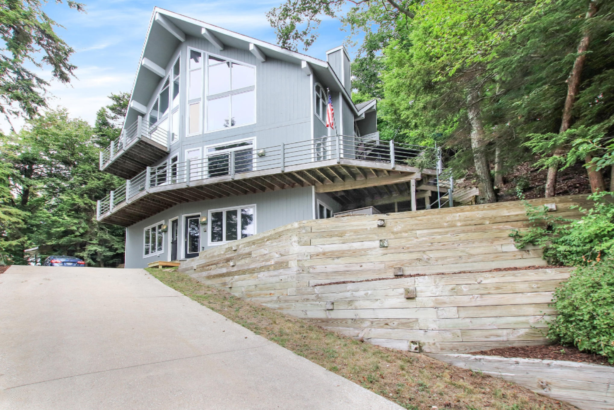 18050 North Shore Estates Road Spring Lake, MI 49456 - Photo 1 of 46 IMG_9097-1