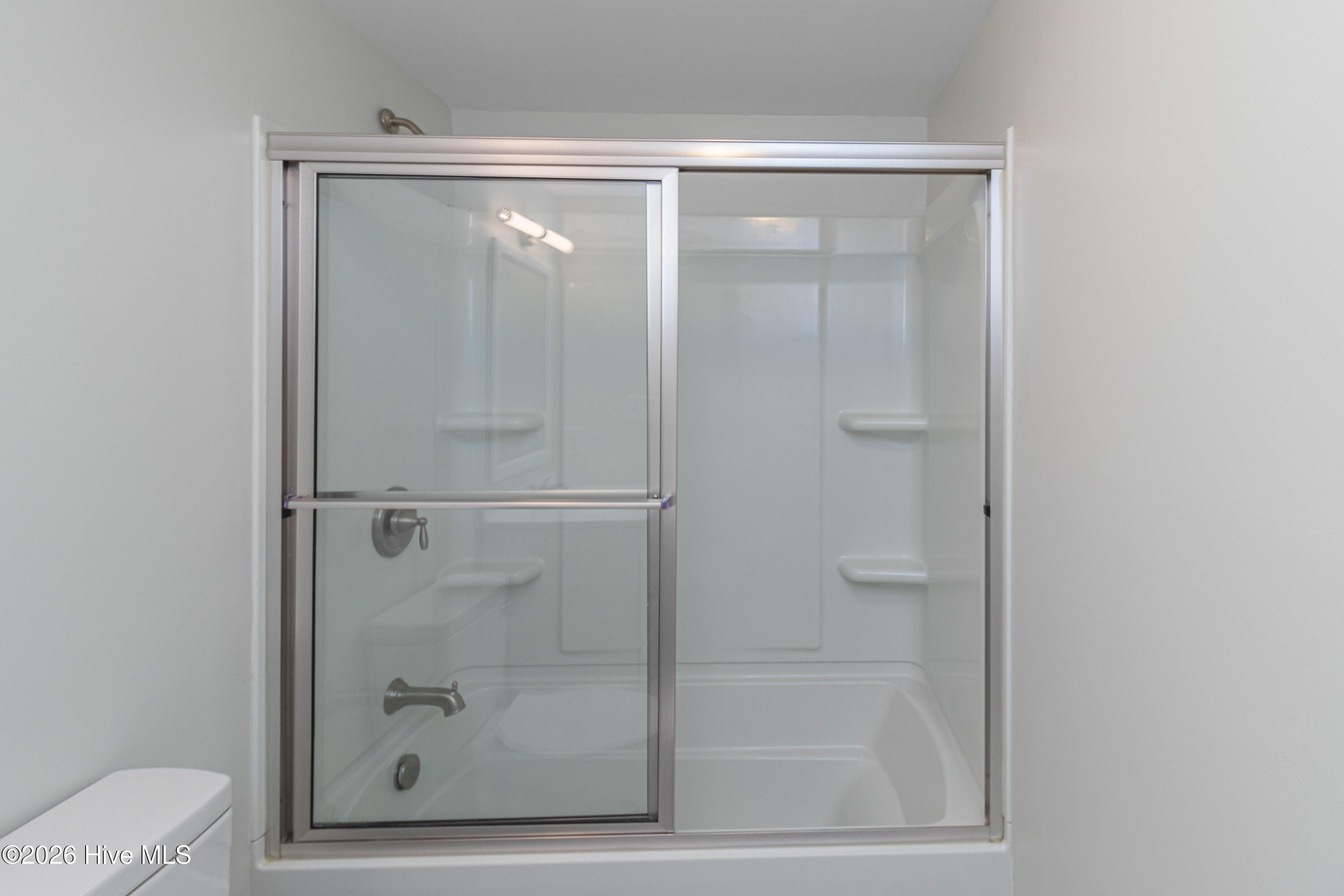 101 West Pine Forest Road Mount Olive, NC 28365 - Photo 7 of 18 Bath 1 - tub/shower