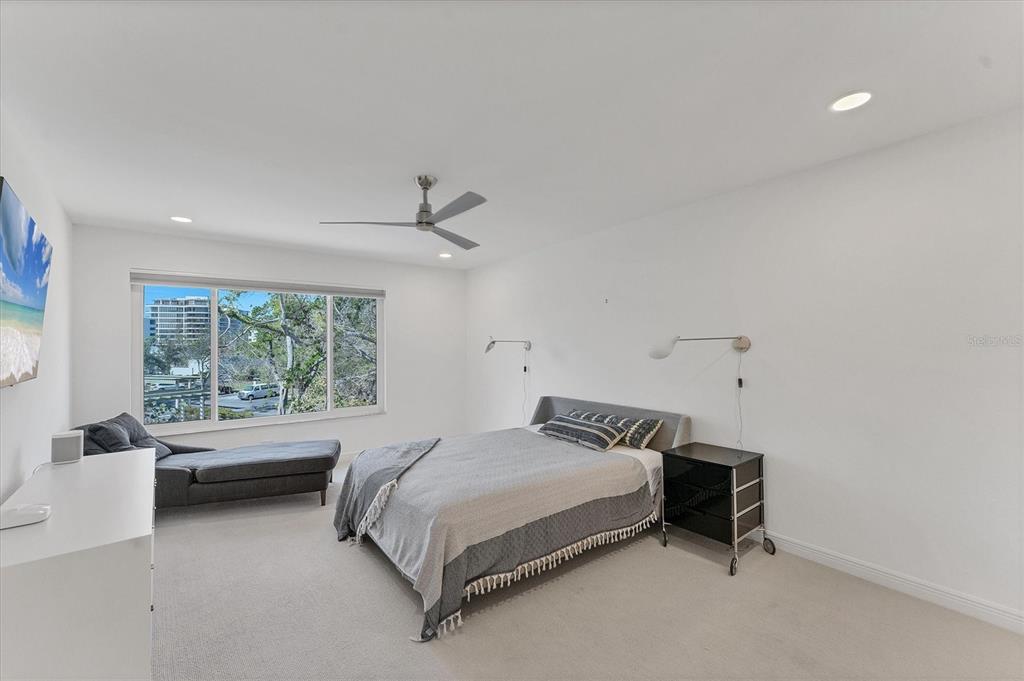 100 Sands Point Road, Unit 323 Longboat Key, FL 34228 - Photo 18 of 27