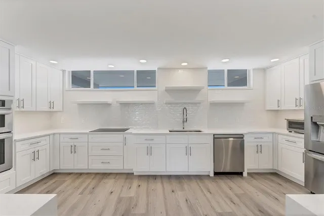 $1,395,000 | 100 Sands Point Road, Unit 323, Longboat Key, FL 34228