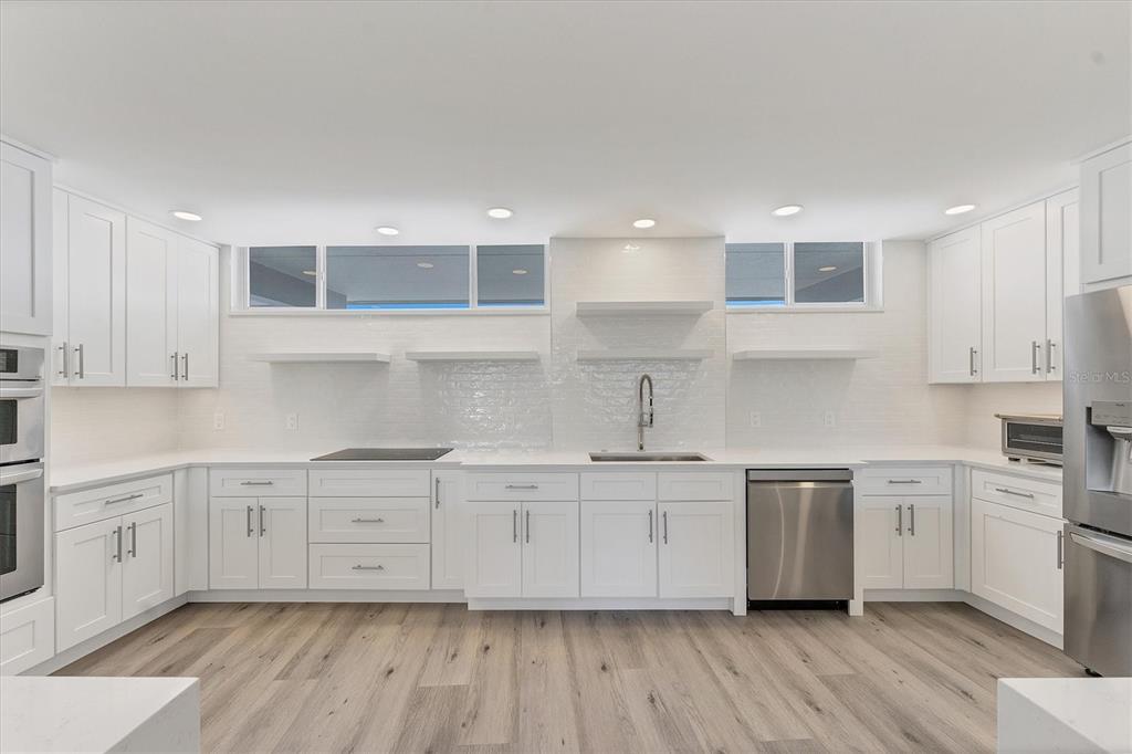 100 Sands Point Road, Unit 323 Longboat Key, FL 34228 - Photo 10 of 27