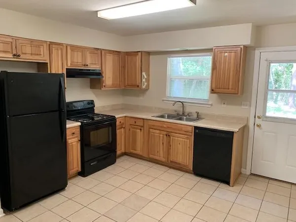 $1,250 | 623 Crestview Avenue, Niceville, FL 32578