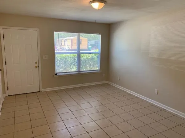 $1,250 | 623 Crestview Avenue, Niceville, FL 32578