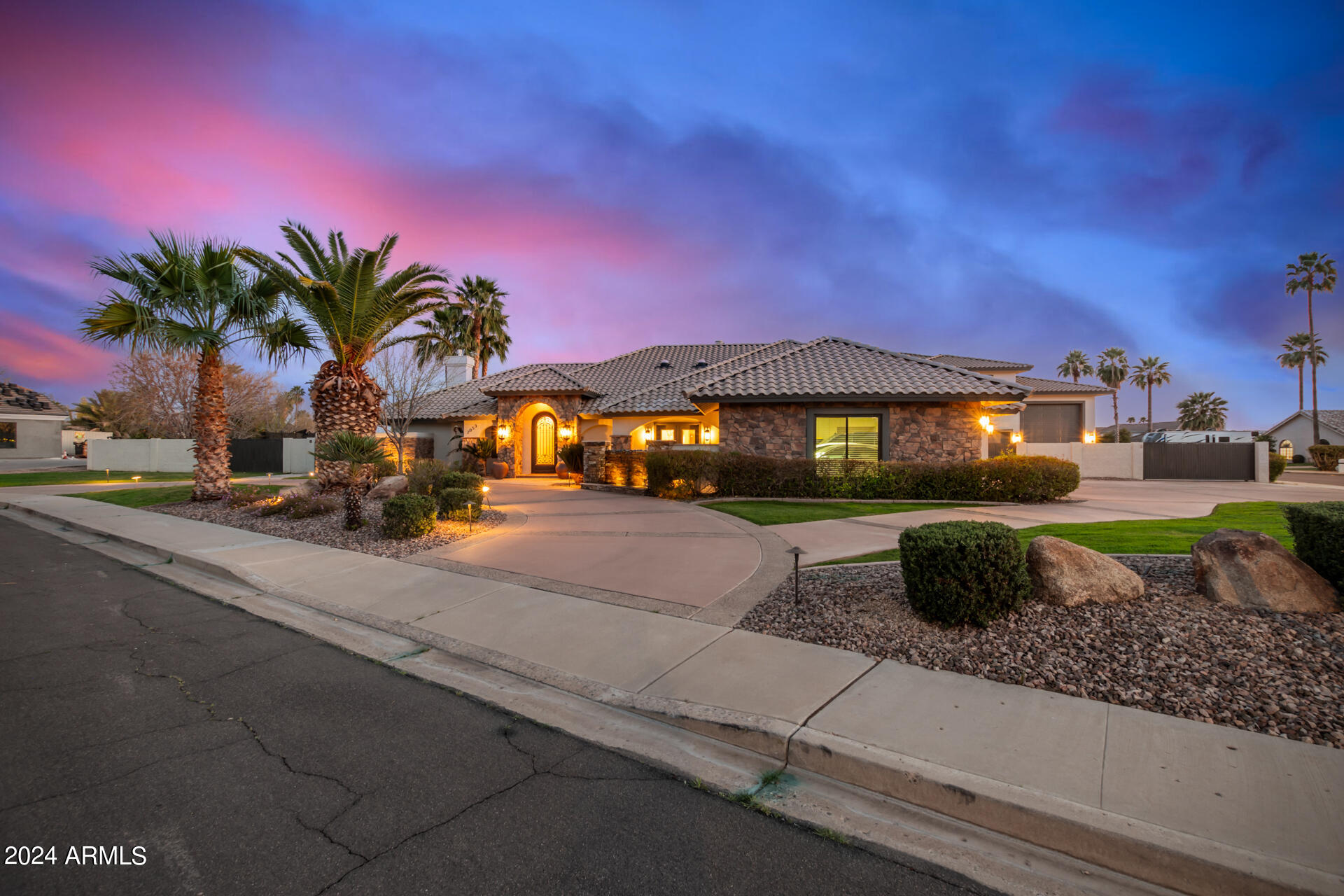 2053 North Maple Mesa, AZ 85215 - Photo 5 of 93 01 - Maple 2053_
