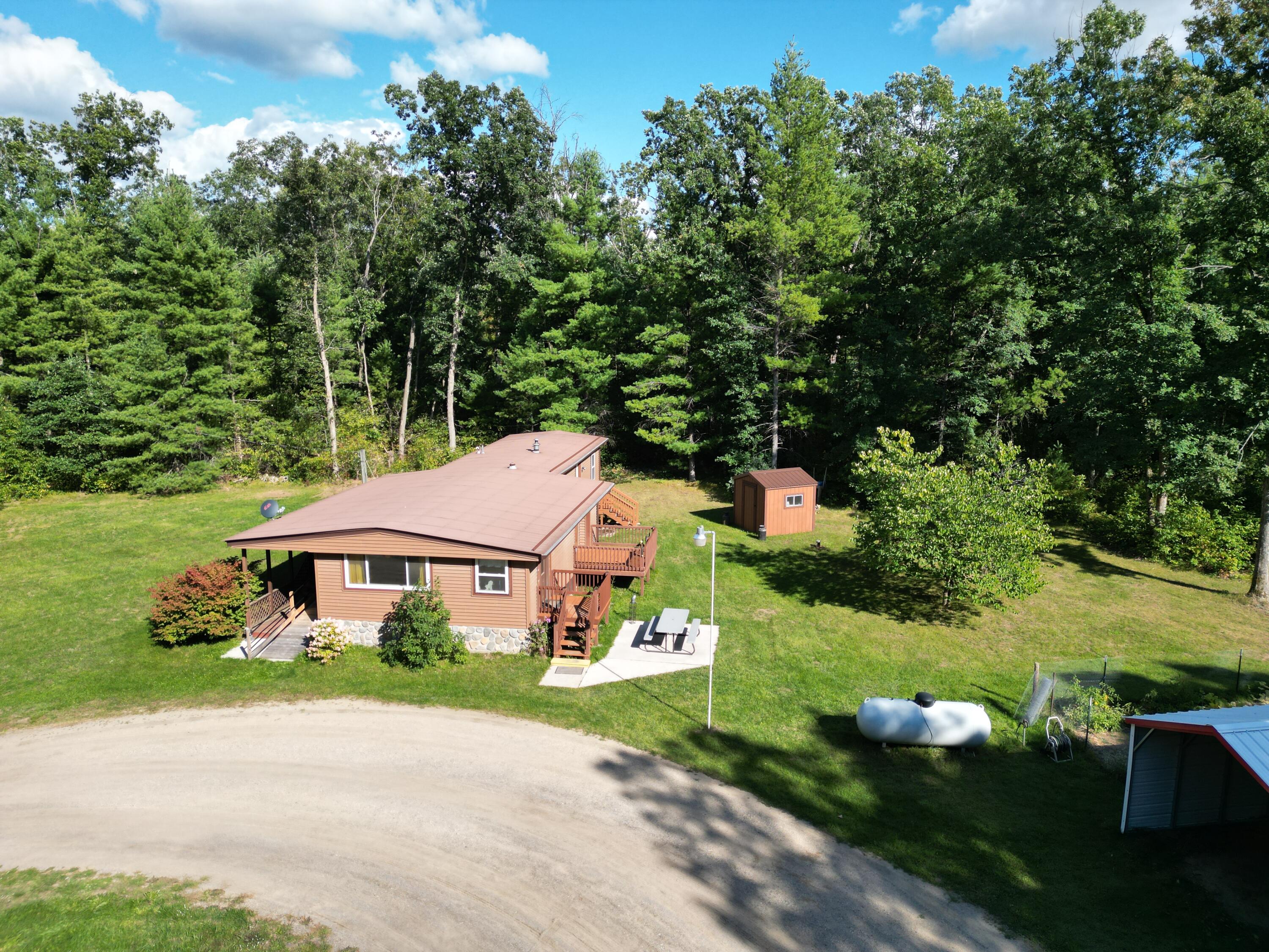 21161 Gates Road Howard City, MI 49329 - Photo 3 of 5 92F6DDA9-F8DF-40DD-A43B-FA780C43ECCB