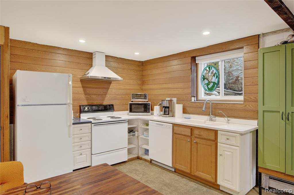 7975 Bendix Road Brighton, MI 48114 - Photo 10 of 90 Gallery Image 10