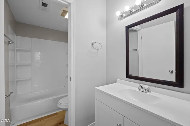 $2,000 | 500 Umstead Drive, Unit 103E, Chapel Hill, NC 27516