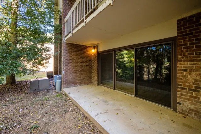 $2,000 | 500 Umstead Drive, Unit 103E, Chapel Hill, NC 27516