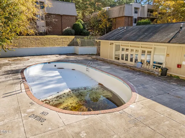 $2,000 | 500 Umstead Drive, Unit 103E, Chapel Hill, NC 27516