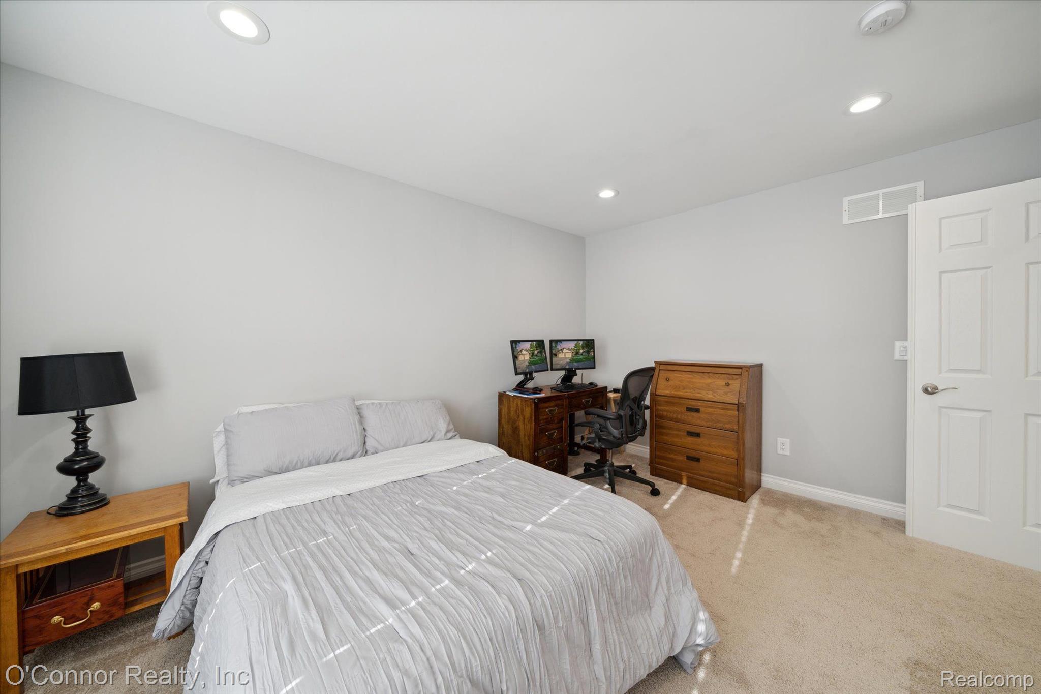 885 Lafayette Court Rochester, MI 48307 - Photo 25 of 46