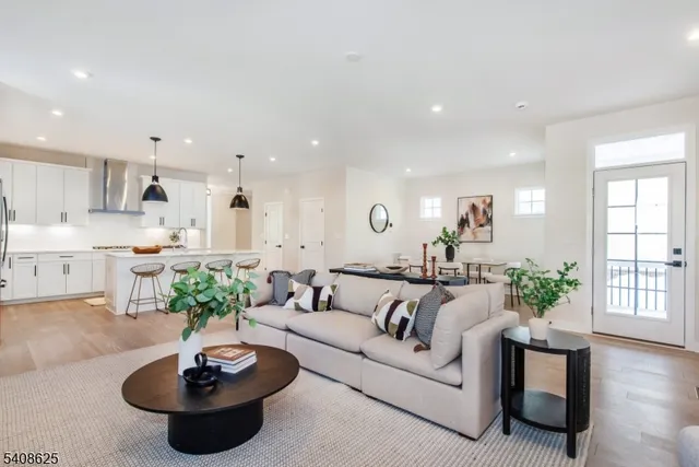 $1,399,000 | 67 Willow Lane, Parsippany, NJ 07054