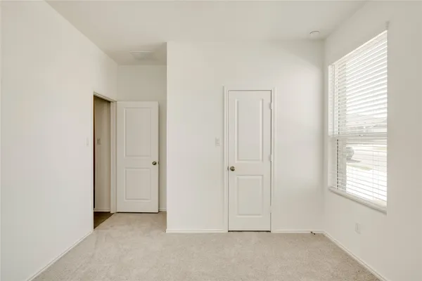 $2,200 | 324 Rock Spgs Drive, Marble Falls, TX 78654