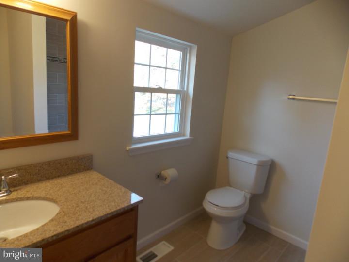 50 Inland Road Levittown, PA 19057 - Photo 18 of 20 Bathroom
