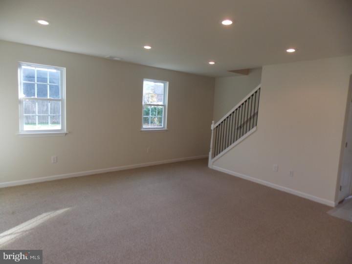 50 Inland Road Levittown, PA 19057 - Photo 7 of 20 Living Room