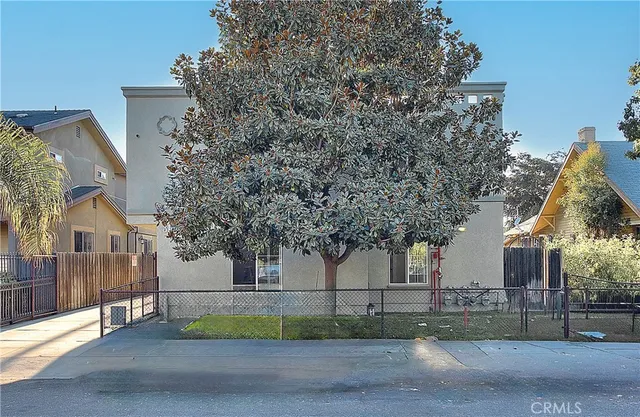 a view of house with a street