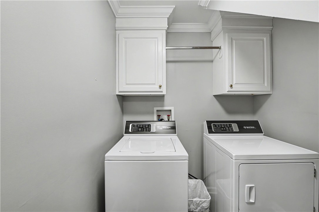 190 Walker Point Seneca, SC 29672 - Photo 29 of 50 Laundry