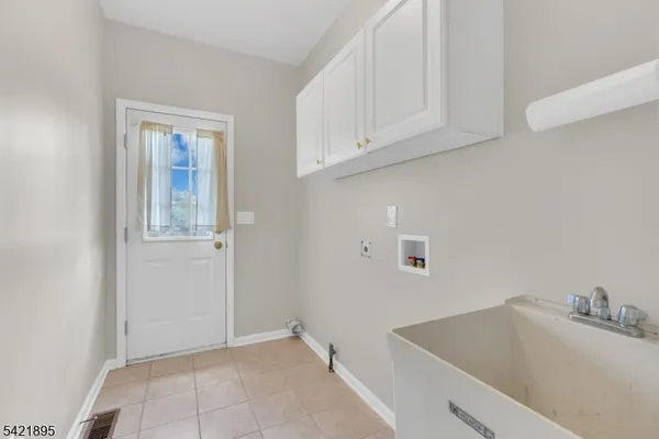 $899,999 | 14 Misty Lane, Andover, NJ 07821