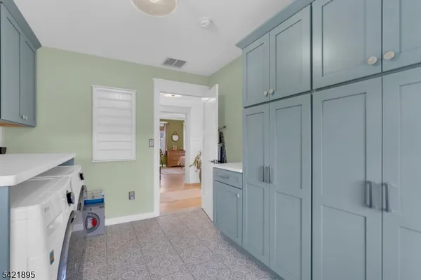 $899,999 | 14 Misty Lane, Andover, NJ 07821